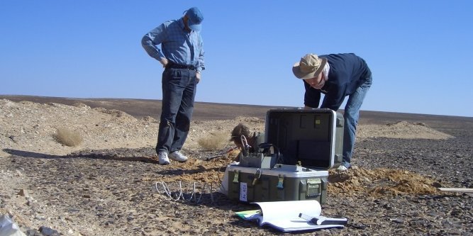Seismologische Feldarbeiten in Jordanien, Desert Projekt.