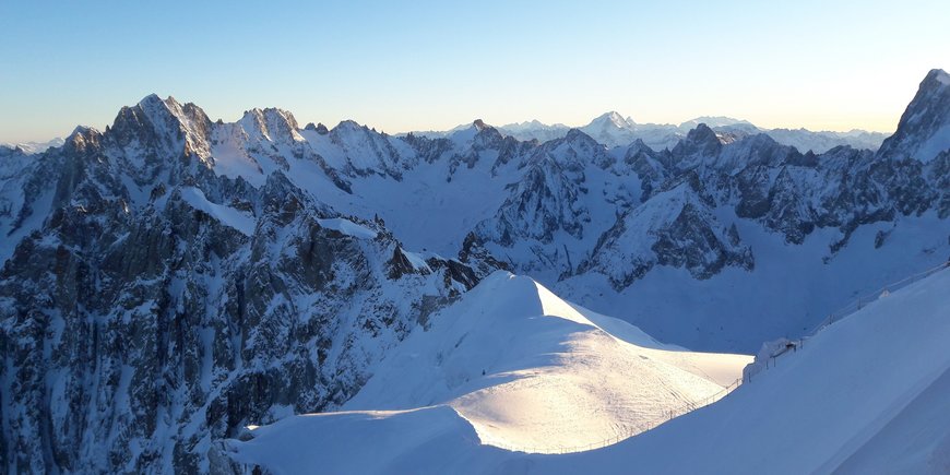 Mont Blanc Massif mit Aiguille Verte, Frankreich